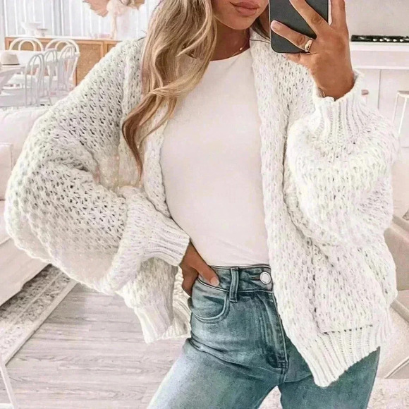 White Casual Women's Long Sleeve Minimalist Cardigan - Picture 2 of 5